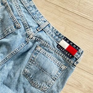 Tommy Hilfiger Light Wash Relaxed Women’s Jeans with Flag Patch